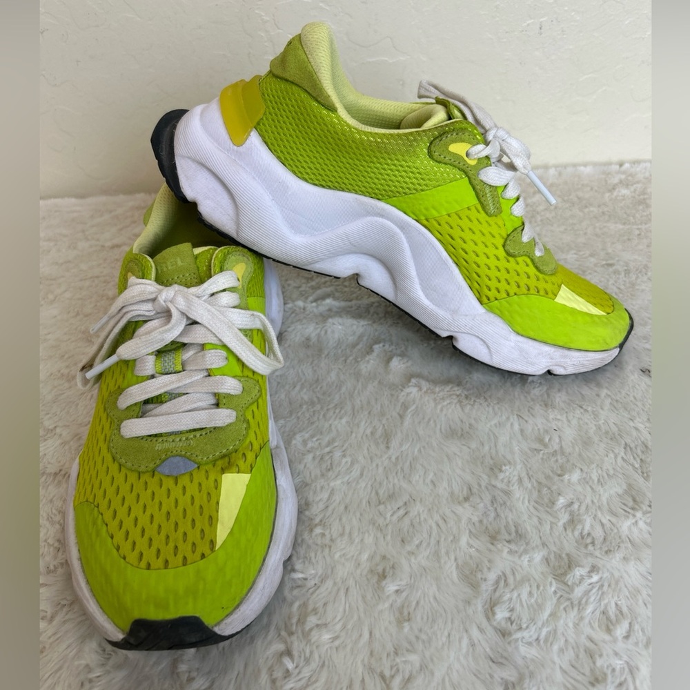 Sorel Kinetic RNEGD Womens Size 7.5 Running Shoes Acid Green Athletic Sneakers
